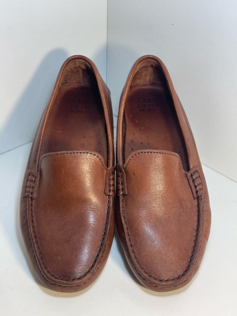 Saks Fifth Avenue Cognac Brown Leather Loafers Womens Size 8B VGUC - Picture 3 of 14